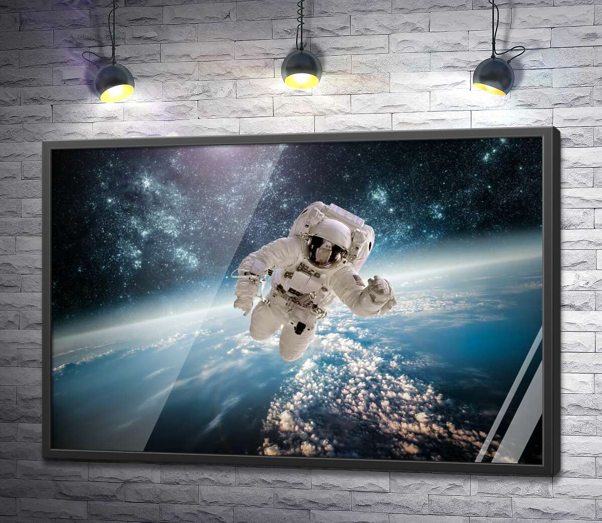 постер Полет космонавта над планетой
