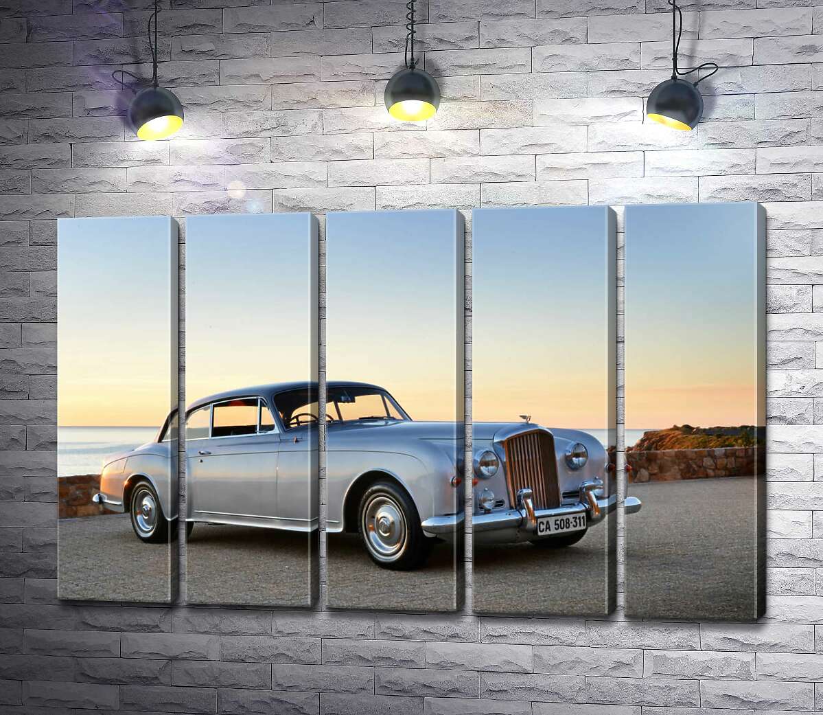 модульная картина Серый автомобиль Bentley S2 на фоне морского берега (Модуль №26)