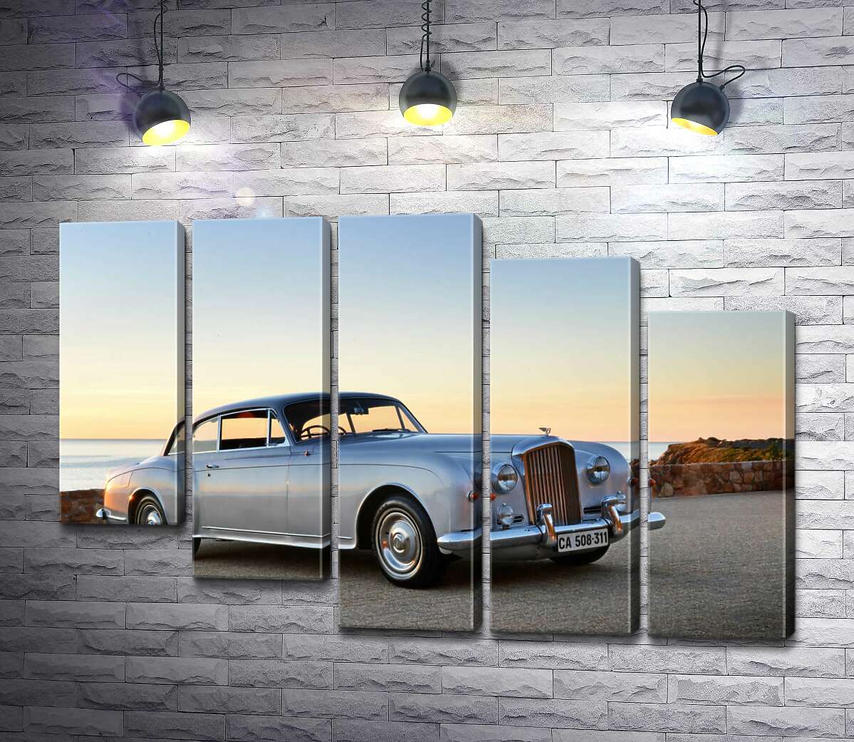 модульная картина Серый автомобиль Bentley S2 на фоне морского берега (Модуль №28)