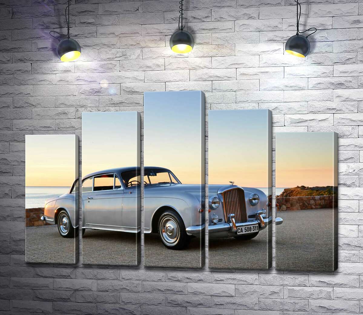 модульная картина Серый автомобиль Bentley S2 на фоне морского берега (Модуль №29)