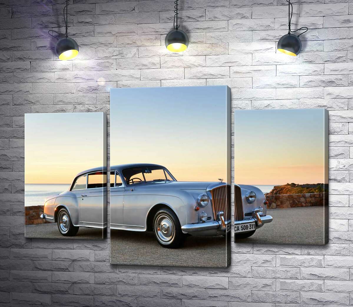 модульная картина Серый автомобиль Bentley S2 на фоне морского берега (Модуль №10)