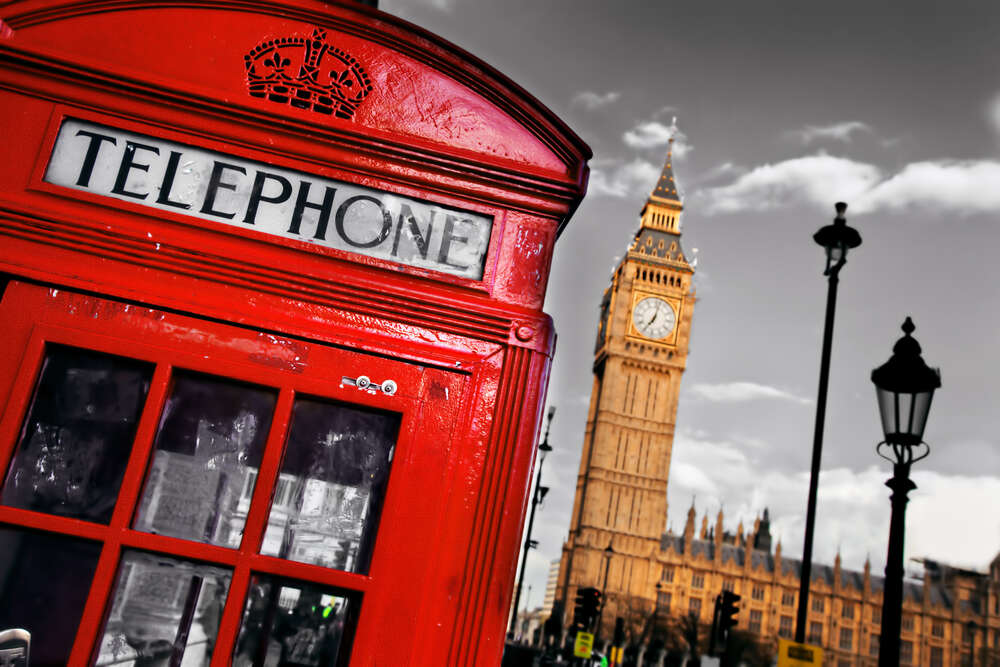 картина-постер Символы Лондона: красная телефонная будка и часовая башня Биг Бен (Big Ben)