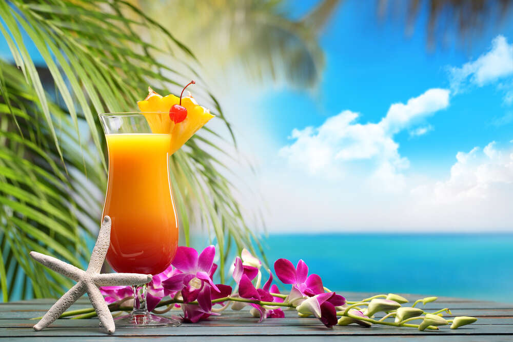 картина-постер Тропическое удовольствие цитрусового коктейля и экзотических цветов