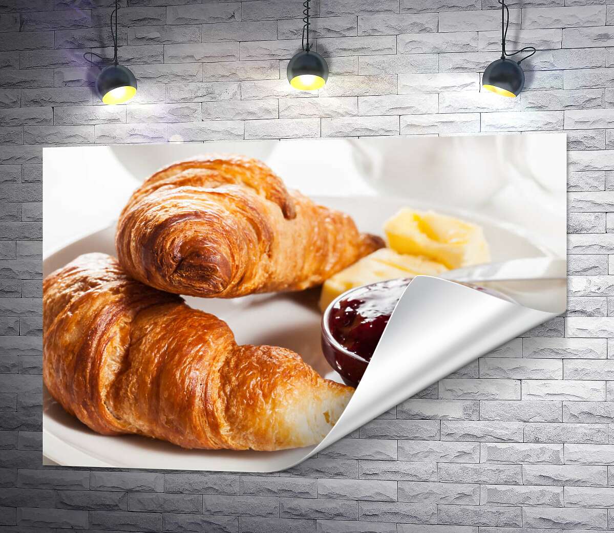 печать Завтрак по-французски: хрустящие круассаны с нежным маслом и сладким джемом