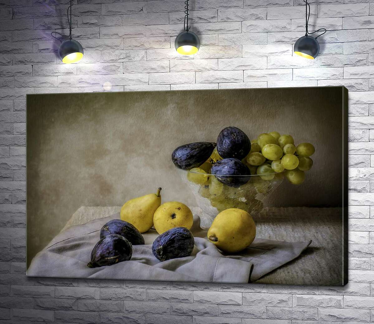картина Фруктовий натюрморт із медових груш, хрусткого винограду та м'якого інжиру