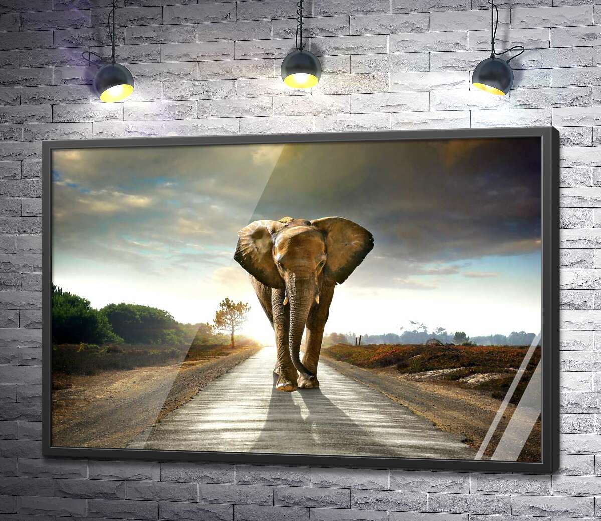 постер Масивна фігура слона, що прямує дорогою