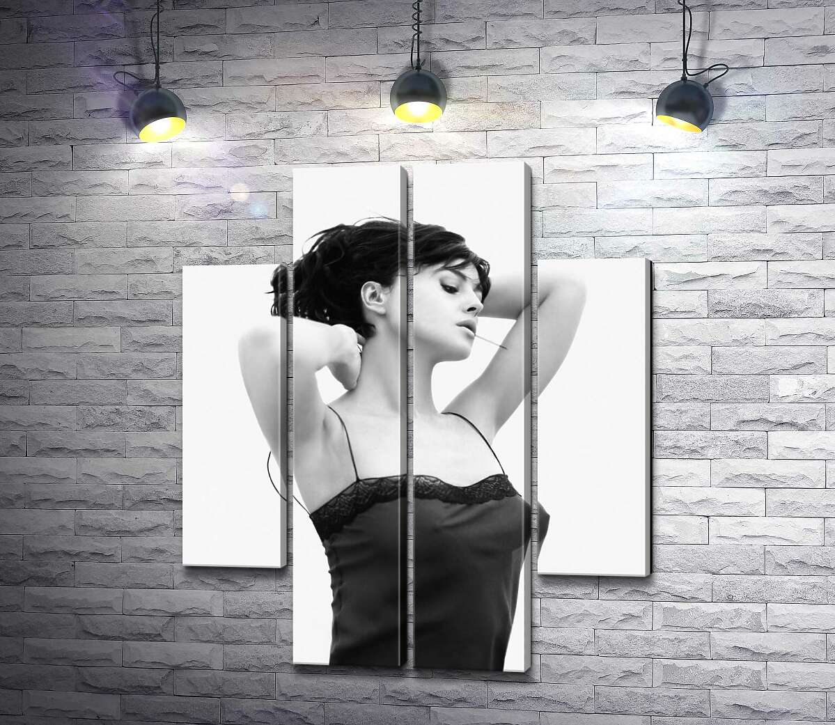 модульна картина Розслаблена Моніка Беллуччі (Monica Bellucci) позує в прозорій сукні (Модуль №20)