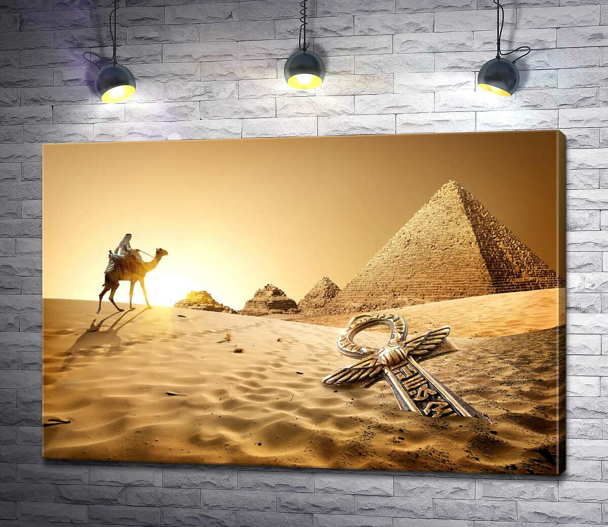 картина Символ жизни - анх в песках пустыни на фоне египетских пирамид