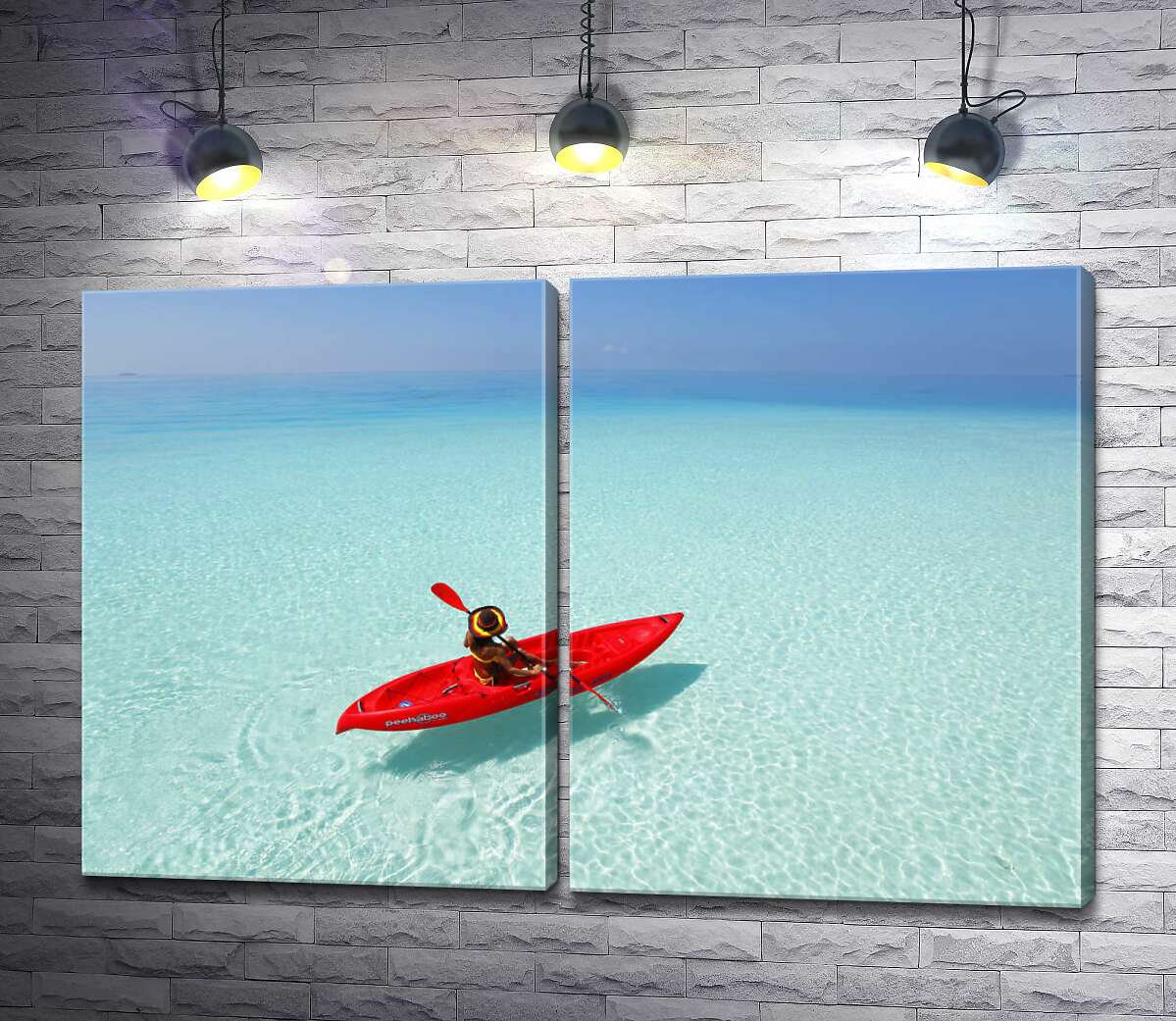 модульная картина Красная лодка каяк плывет по прозрачной морской бирюзе