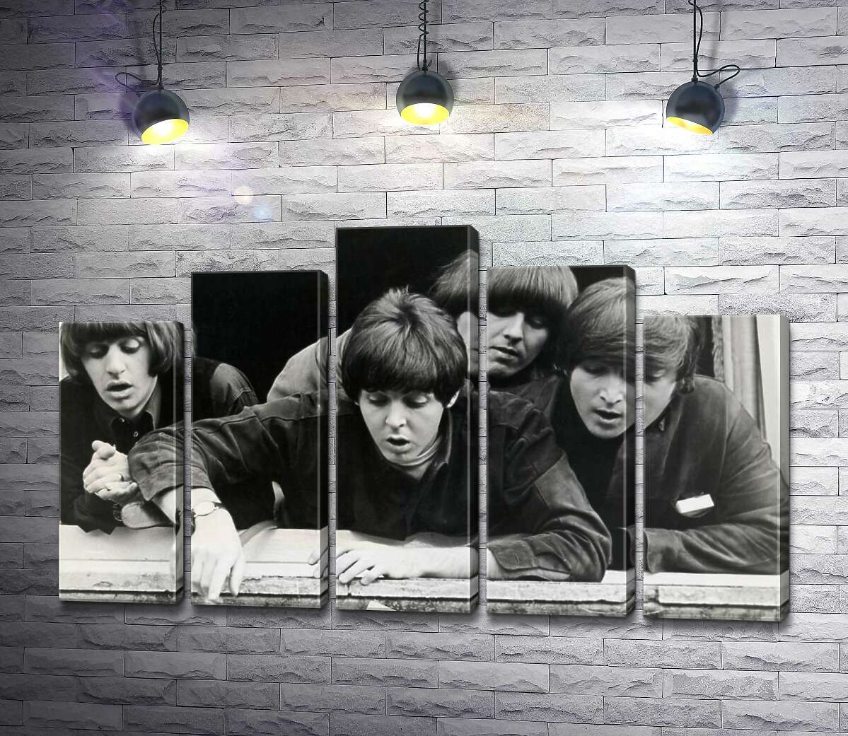 модульная картина The Beatles смотрят с окна вниз на улицу (Модуль №29)