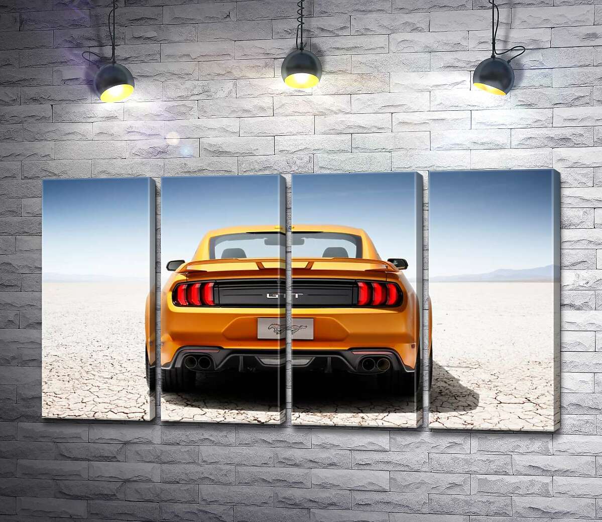модульна картина Жовтий автомобіль Ford Mustang GT серед пустелі (Модуль №24)