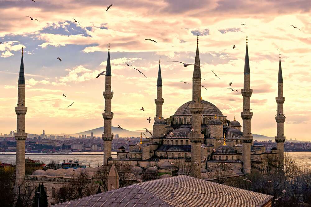 картина-постер Острые шпили Голубой мечети (Sultanahmet Camii) устремляются в небо Стамбула