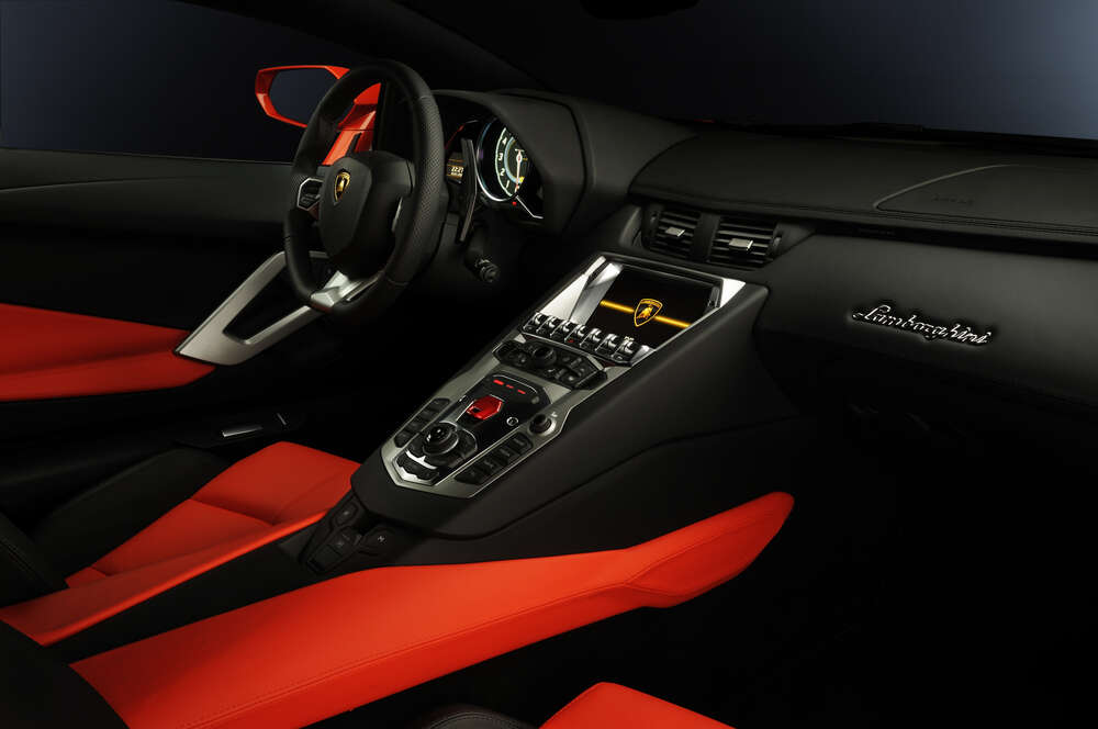 картина-постер Изысканный салон автомобиля Ламборгини (Lamborghini) в красно-черных тонах