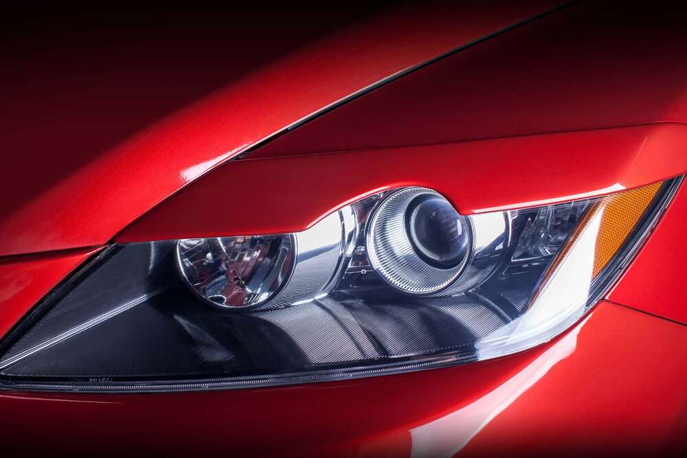 картина-постер Вигини фари червоного автомобіля Mazda CX-7