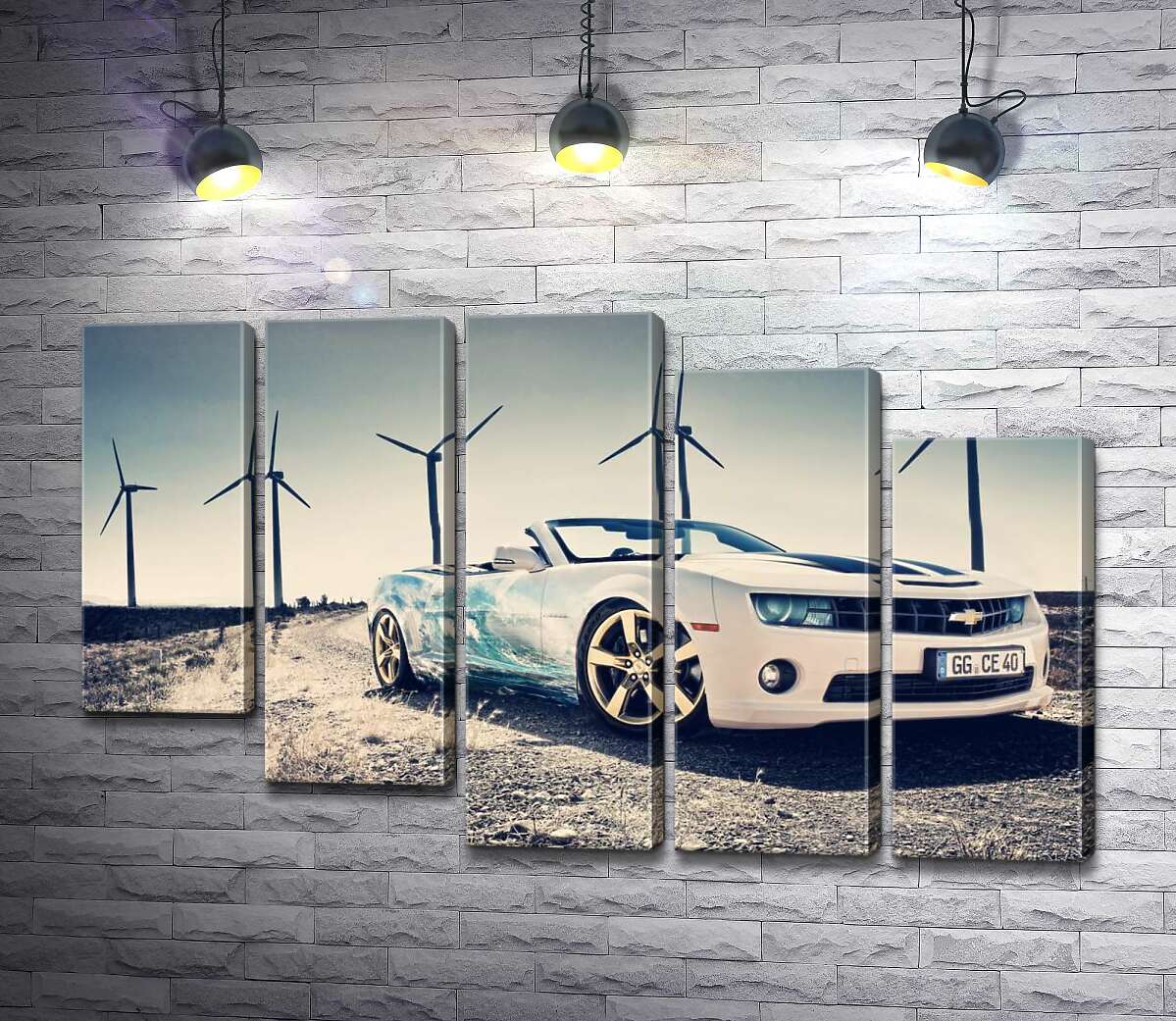 модульная картина Белый автомобиль кабриолет Chevrolet Camaro на фоне ветряных электростанций (Модуль №28)
