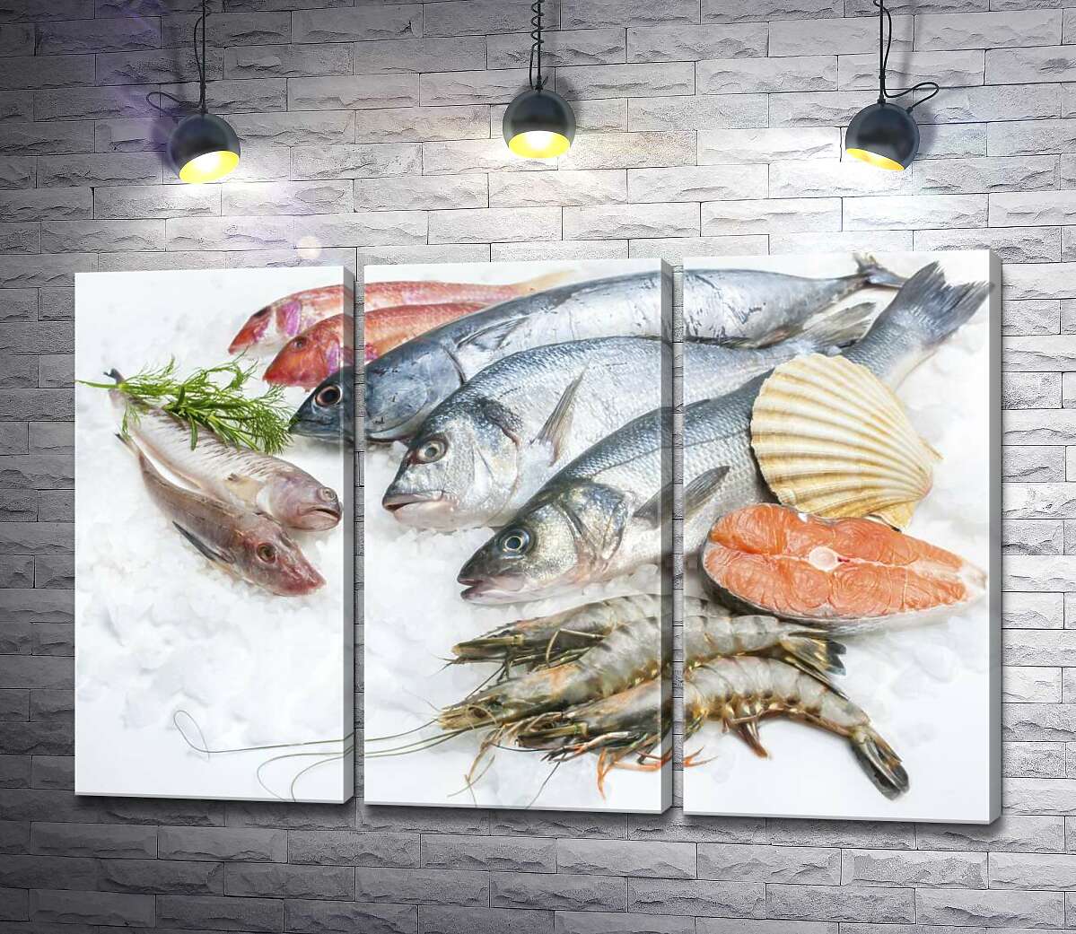 модульная картина Разнообразие морской рыбы и креветок на холоде льда (Модуль №2)