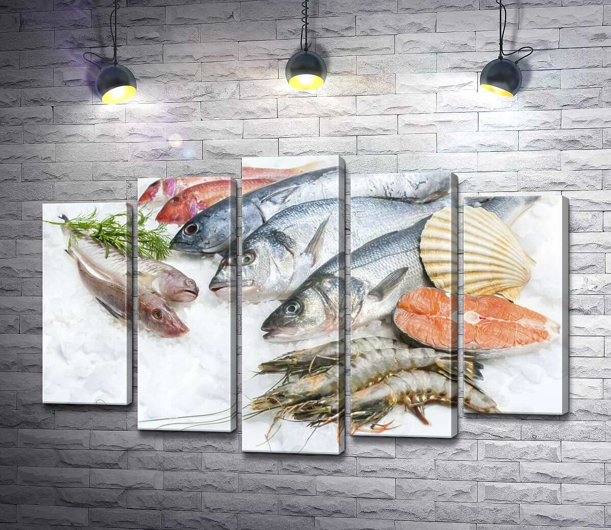 модульная картина Разнообразие морской рыбы и креветок на холоде льда (Модуль №4)