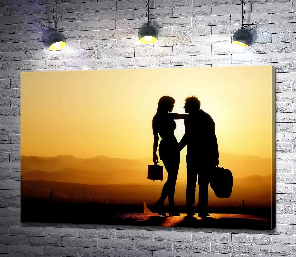 картина Ажурные силуэты влюбленной пары на фоне вечерних гор