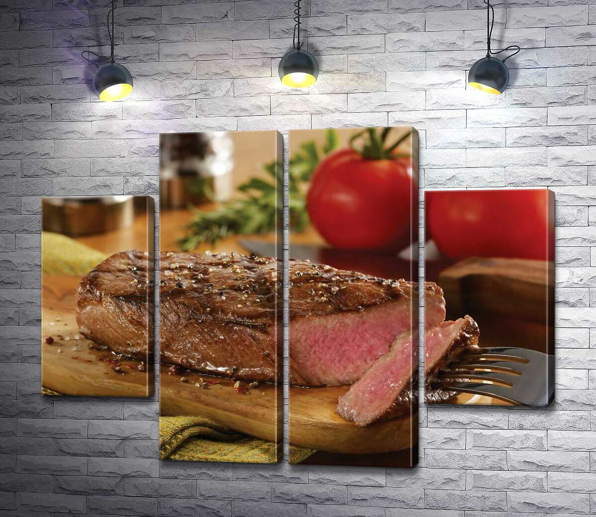 модульная картина Розовое мясо сочного стейка на фоне красных помидоров (Модуль №20)