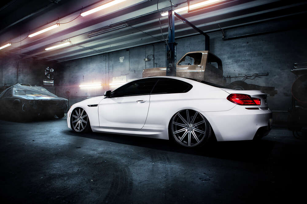 картина-постер Белый блеск автомобиля BMW M6 Gran Coupé