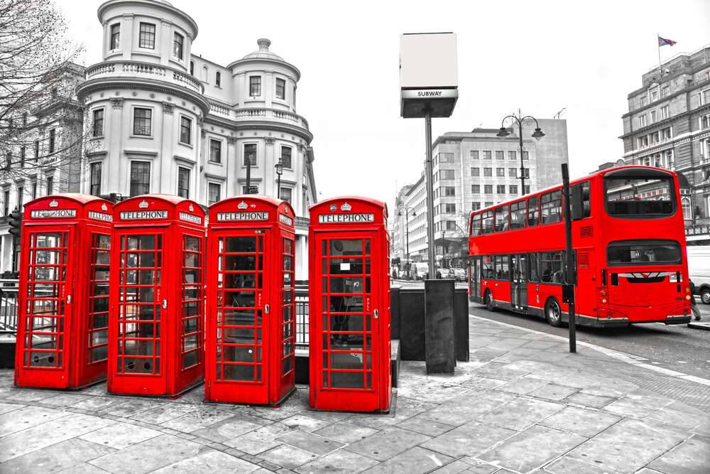 картина-постер Яскраві символи Лондона: телефонна будка та автобус