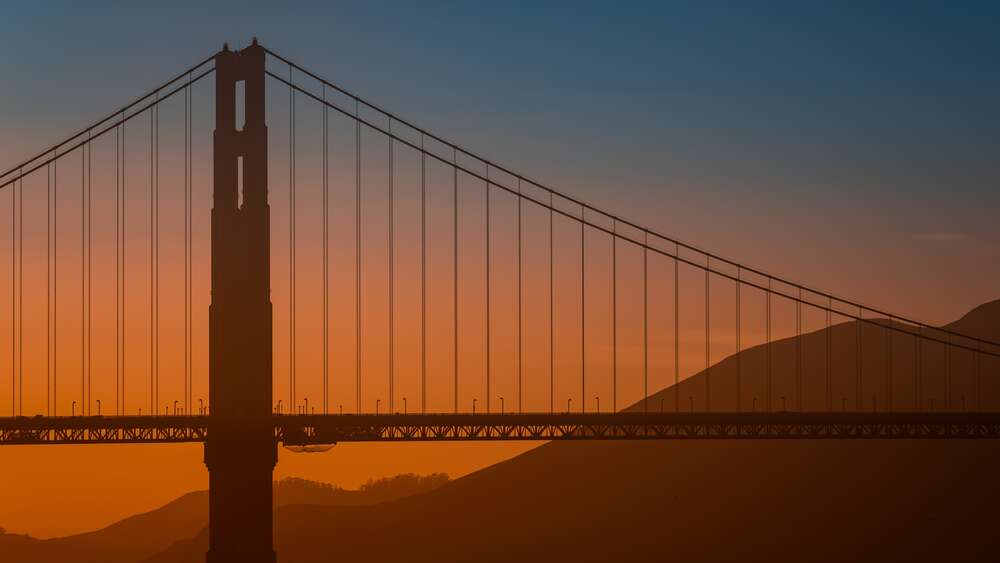 картина-постер Туманный вечер над мостом "Золотые ворота" (Golden Gate Bridge)