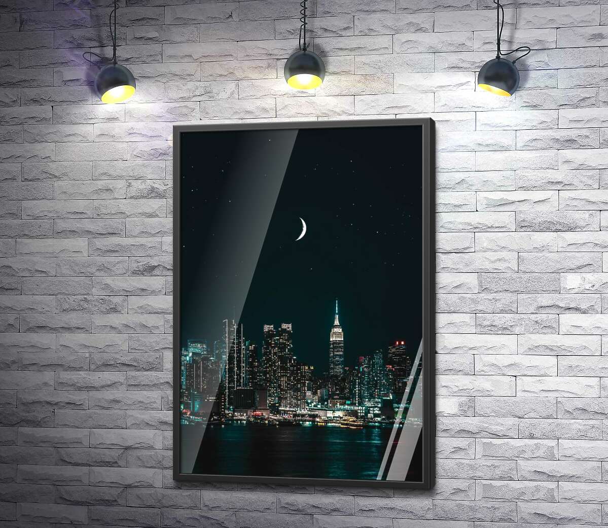 постер Серп Луны взошел над ночным мегаполисом