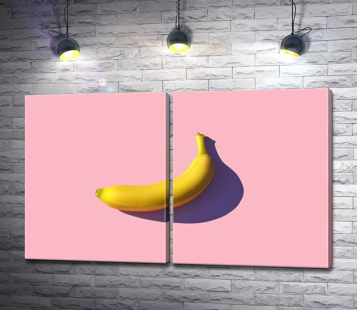 модульная картина Солнечного цвета банан бросает фиолетовую тень на розовый фон