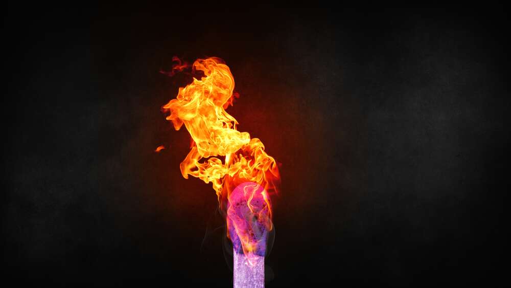картина-постер Пламя на кончике спички