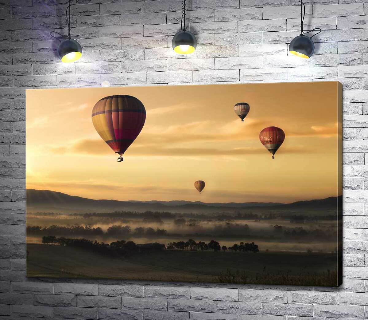 картина Воздушные шары встречают утро над туманной равниной