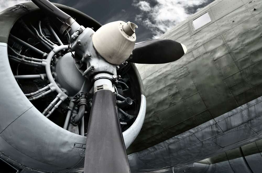 картина-постер Гигантские размеры пропеллера самолета