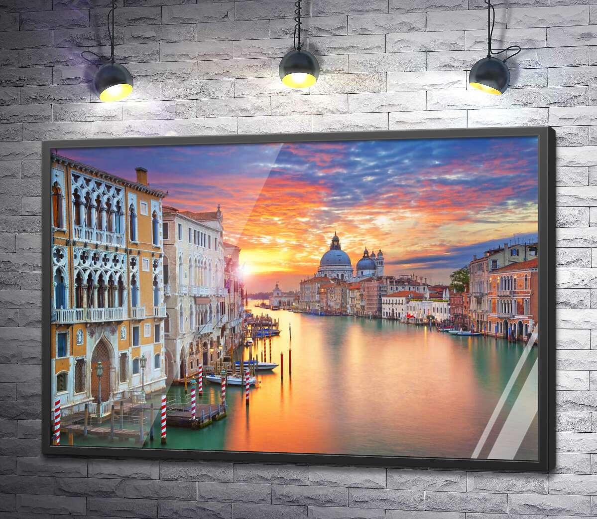 постер Персиковый закат отражается в тихих водах венецианского канала