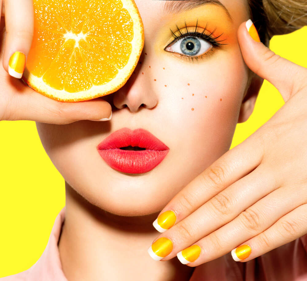 картина-постер Цитрусовая сочность оранжевого образа девушки
