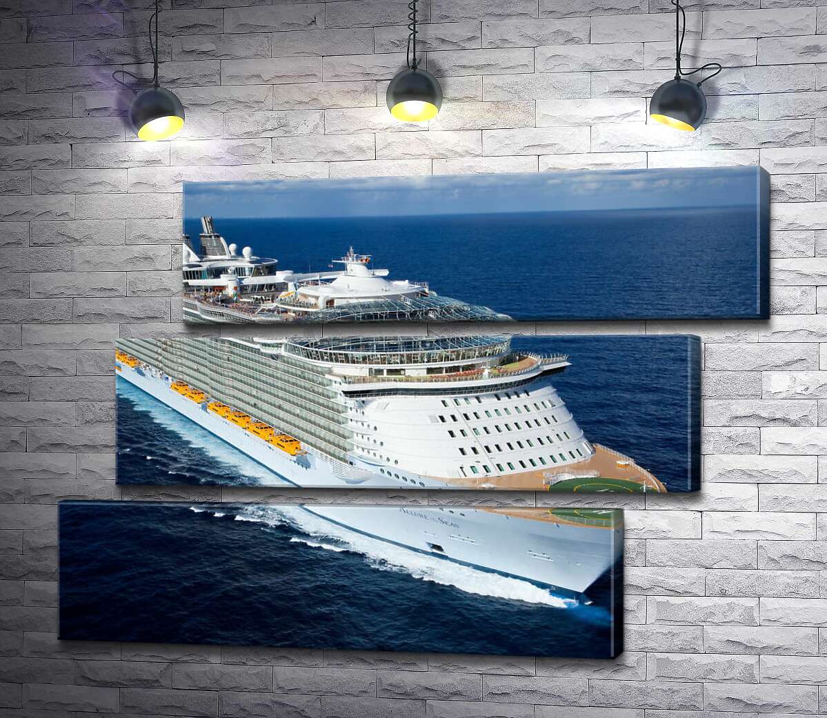 модульная картина Allure of Seas - круизное судно на полной скорости разрезает синюю водную гладь (Модуль №17)