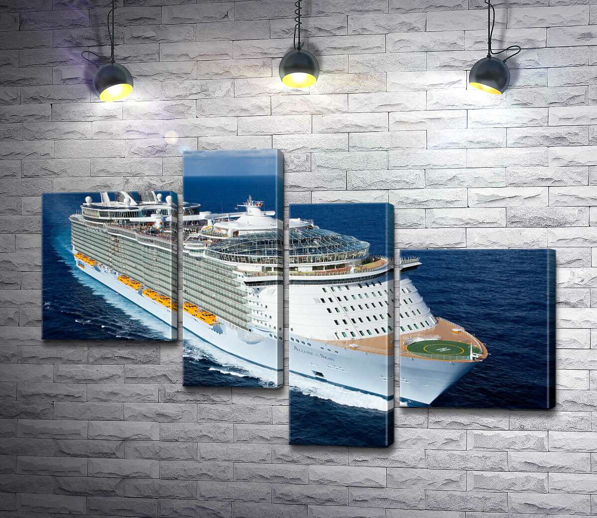 модульная картина Allure of Seas - круизное судно на полной скорости разрезает синюю водную гладь (Модуль №21)