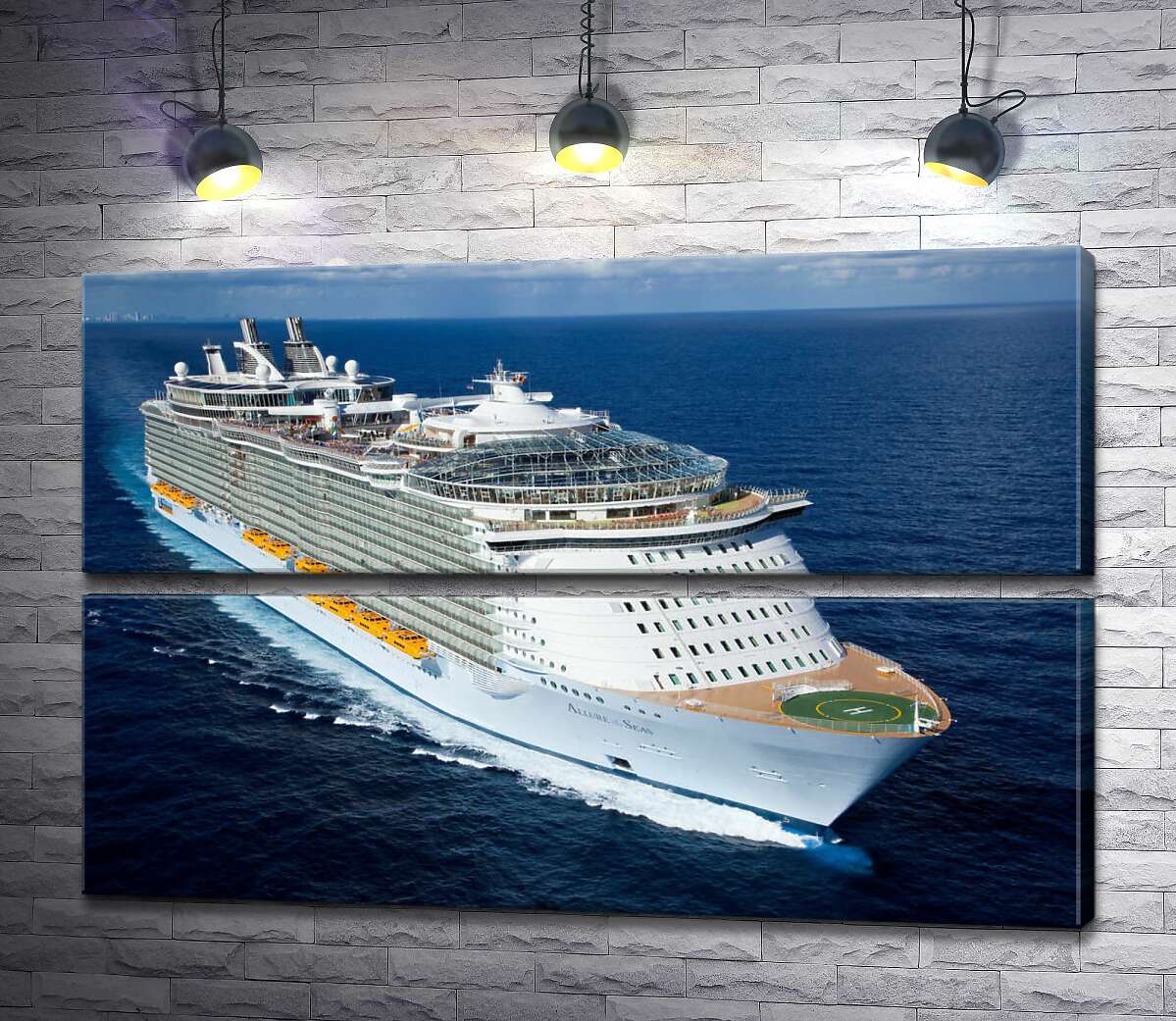 модульная картина Allure of Seas - круизное судно на полной скорости разрезает синюю водную гладь (Модуль №7)