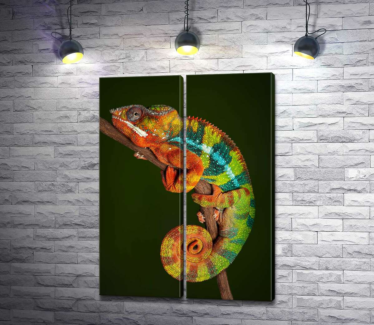 модульна картина Яскравий хамелеон в переливах помаранчево-зелених кольорів