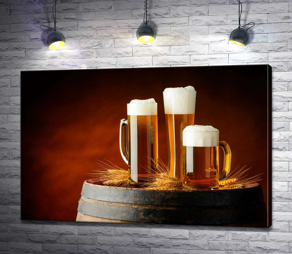 картина Желтое пиво пенится в бокалах на деревянной бочке