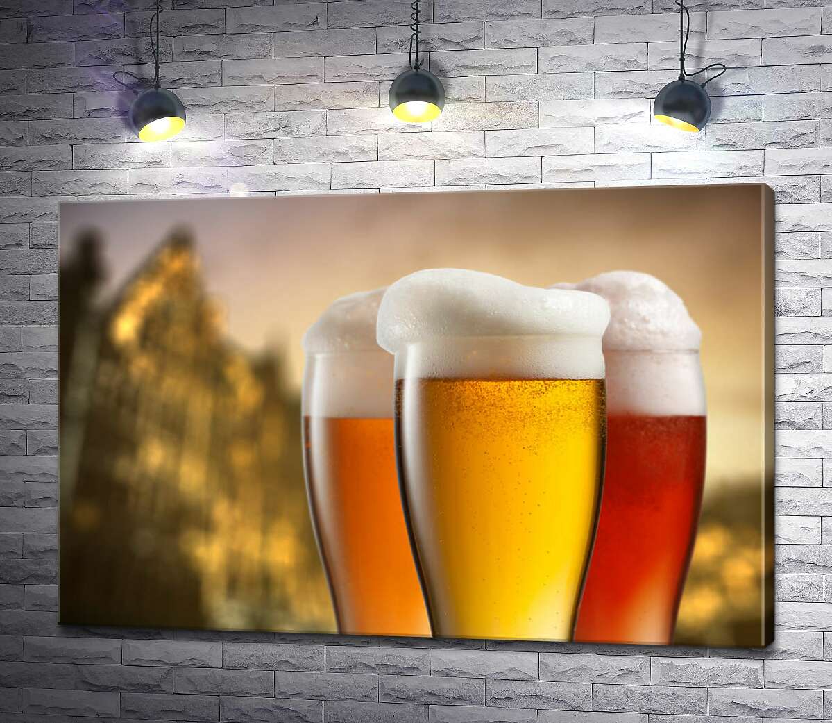 картина Плавные изгибы золотых оттенков бокалов с пивом
