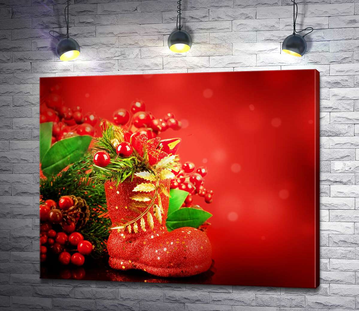 картина Красный сапожок возле рождественского букета из веток елки и ягод омелы