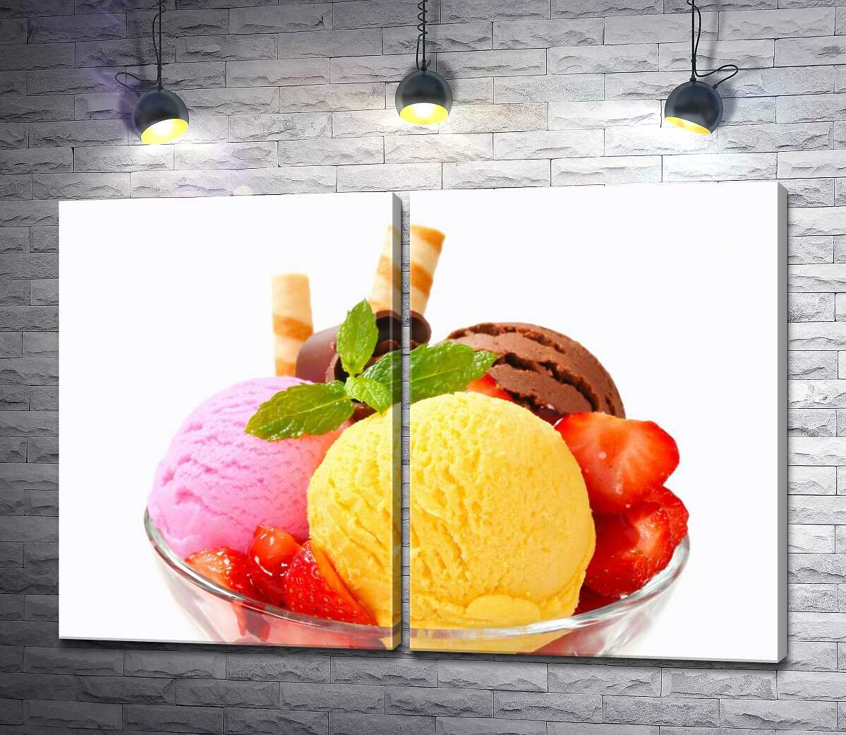 модульна картина Кольорові кульки морозива з шматочками полуниці, шоколадом та м'ятою