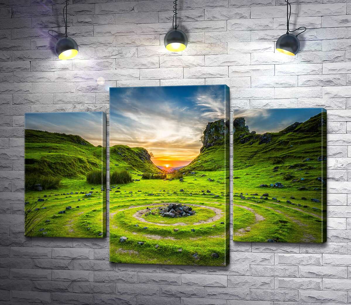 модульна картина Загадкові круги на смарагдовій траві в долині Фей (The Fairy Glen) (Модуль №10)