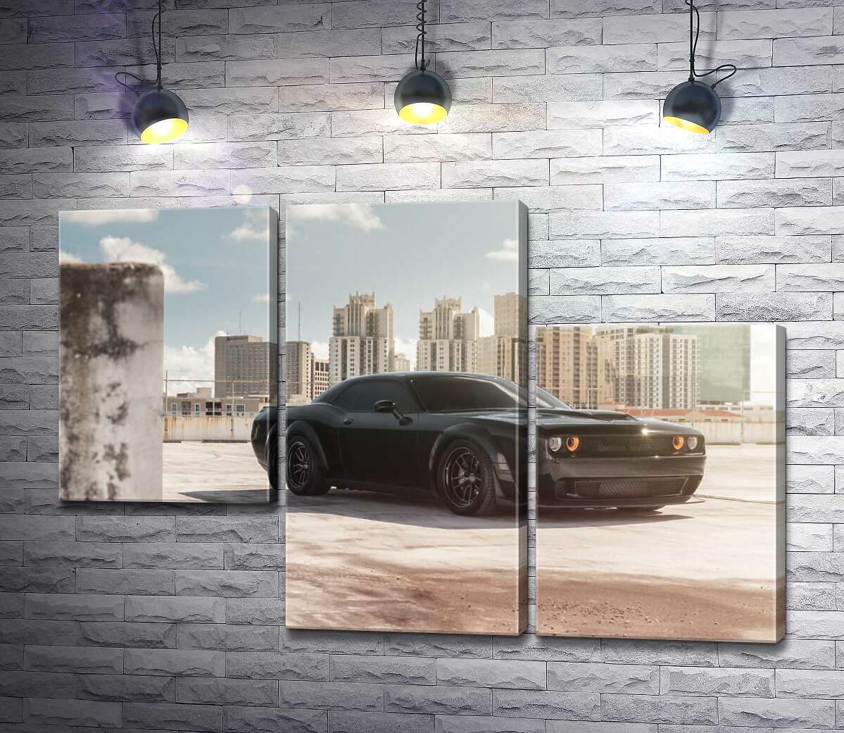 модульна картина Чорний автомобіль Dodge Challenger Hellcat на фоні будинків (Модуль №13)