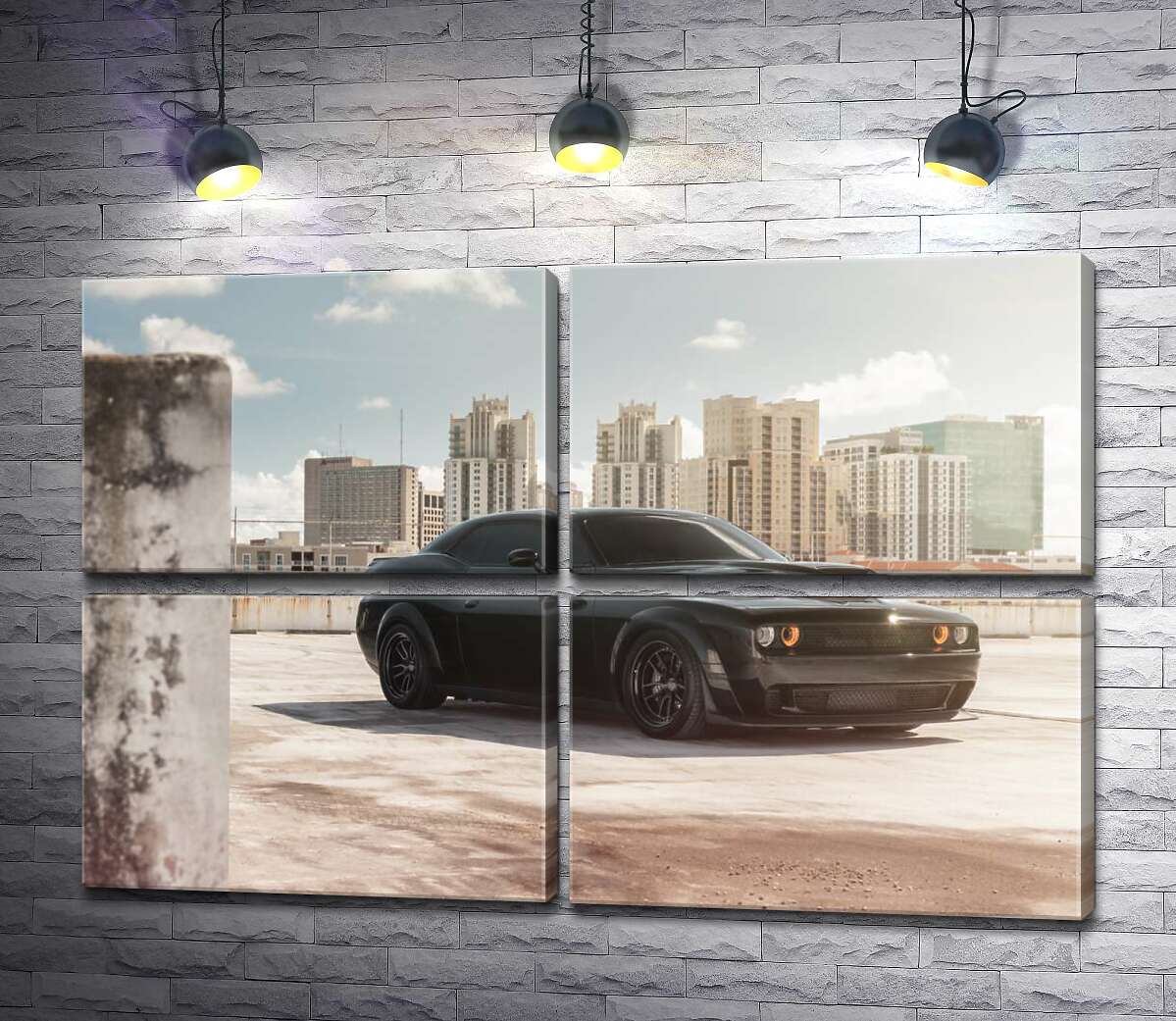 модульна картина Чорний автомобіль Dodge Challenger Hellcat на фоні будинків (Модуль №25)