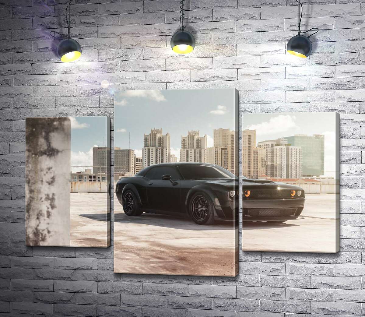 модульна картина Чорний автомобіль Dodge Challenger Hellcat на фоні будинків (Модуль №10)