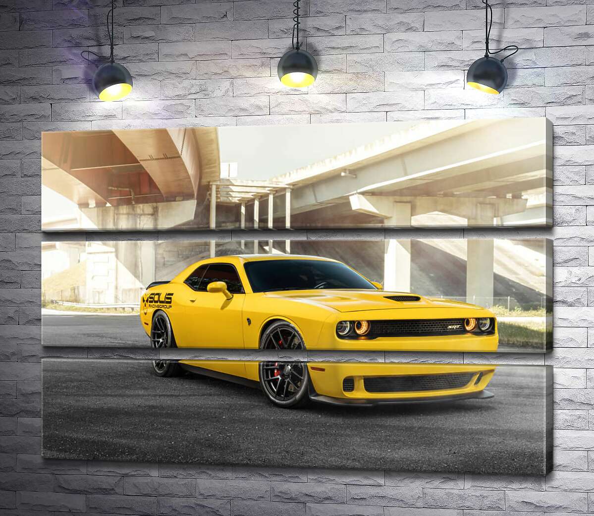 модульна картина Жовтий автомобіль Dodge Challenger Hellcat зупинився під мостом (Модуль №15)