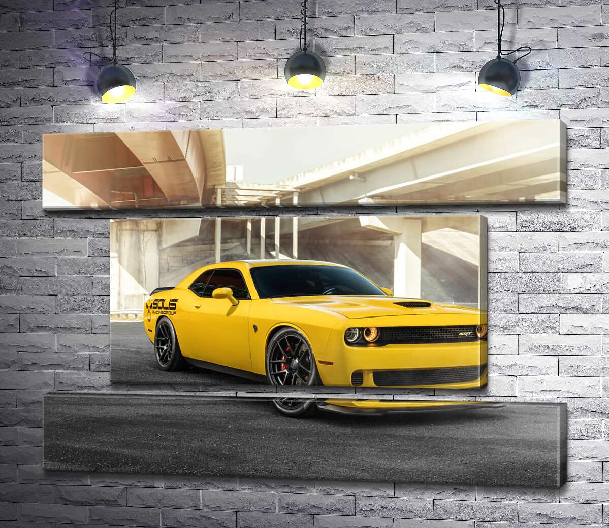 модульна картина Жовтий автомобіль Dodge Challenger Hellcat зупинився під мостом (Модуль №18)