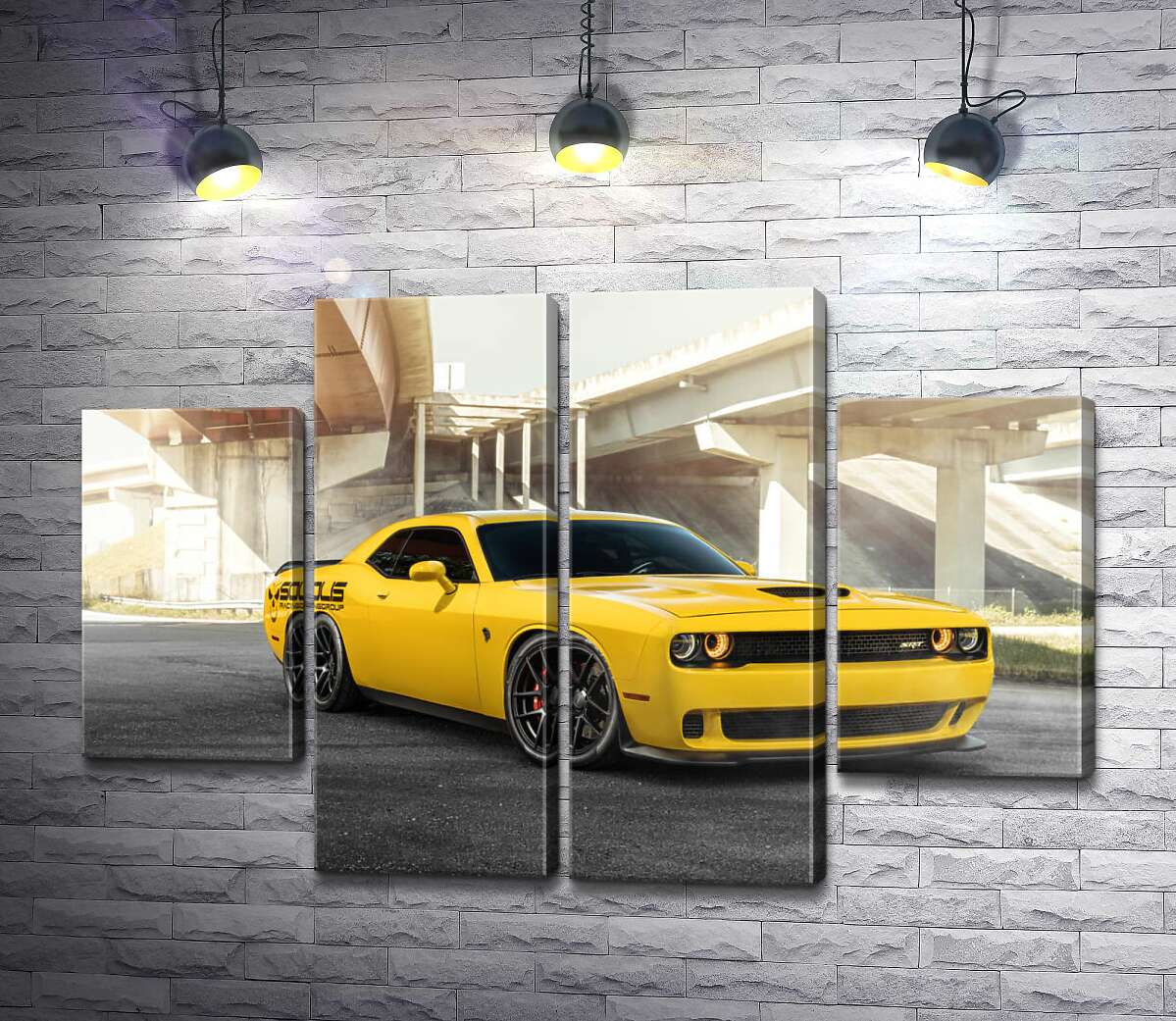 модульна картина Жовтий автомобіль Dodge Challenger Hellcat зупинився під мостом (Модуль №20)
