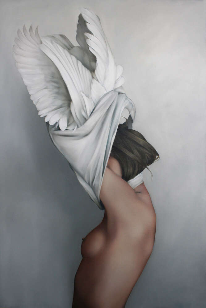 картина-постер Білі крила на голові дівчини - Емі Джадд (Amy Judd)
