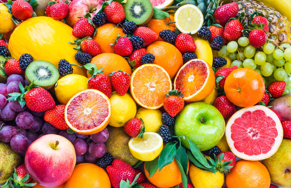 картина-постер Цветной рай ягод и фруктов